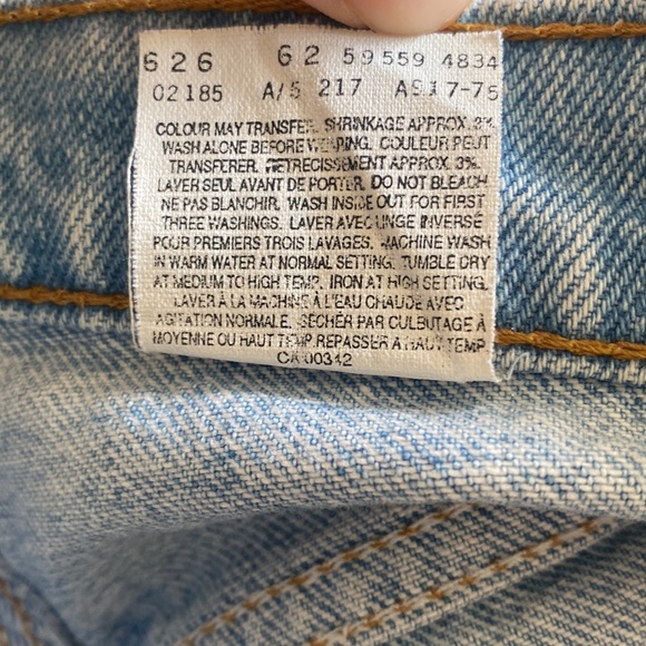 Vintage High waisted Levi’s 505 shorts - Picture 9 of 10